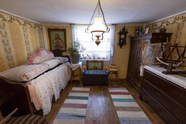 Komletinci: Obitelj Čelebić njeguje stare slavonske običaje