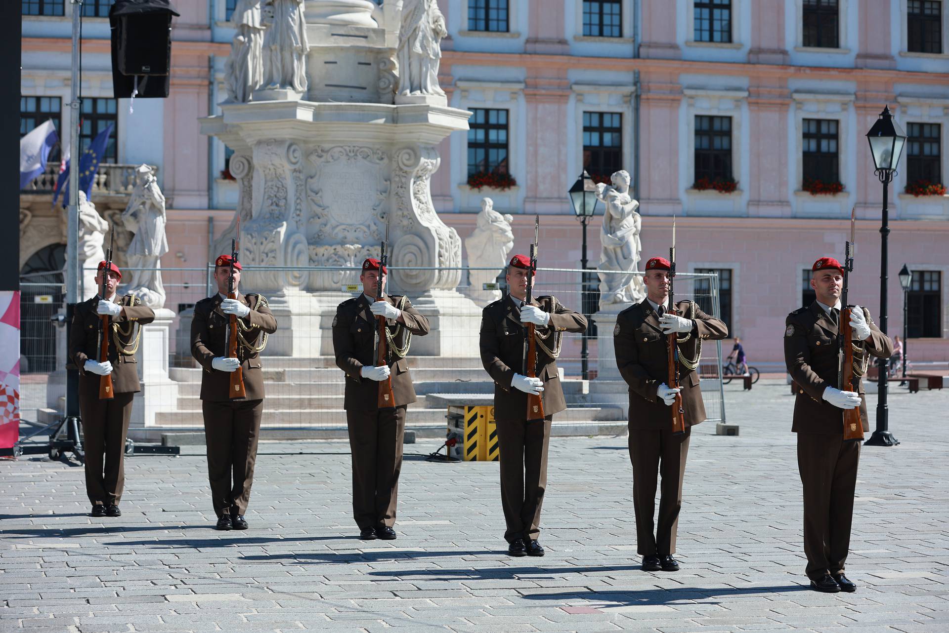 Osijek: Održana promocija vojnog poziva 'Postani hrvatski vojnik' 