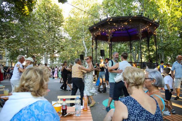 Zagreb: Brojni građani sudjelovali na pPlesnjaku na Zrinjevcu
