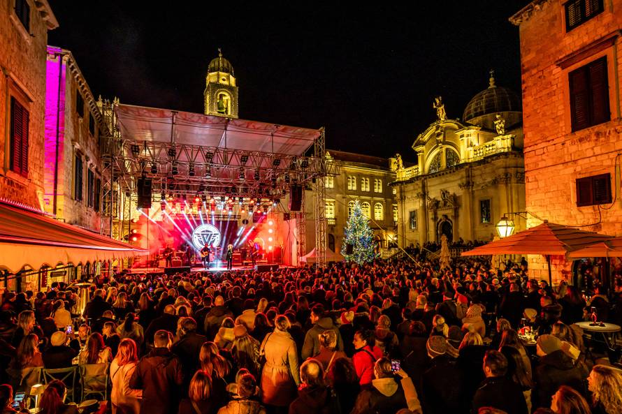 Svjetlost, pjesma i more radosti – advent u Dubrovniku