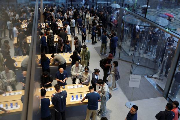 Apple's iPhone 16 series smartphones go on sale in Beijing