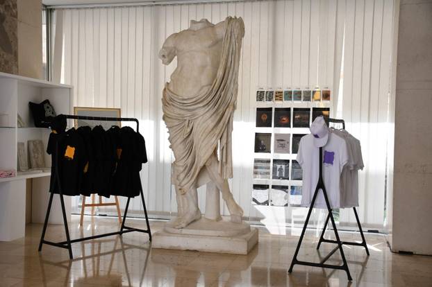 Kolekcija dizajnerskih suvenira u Arheološkom muzeju u Zadru