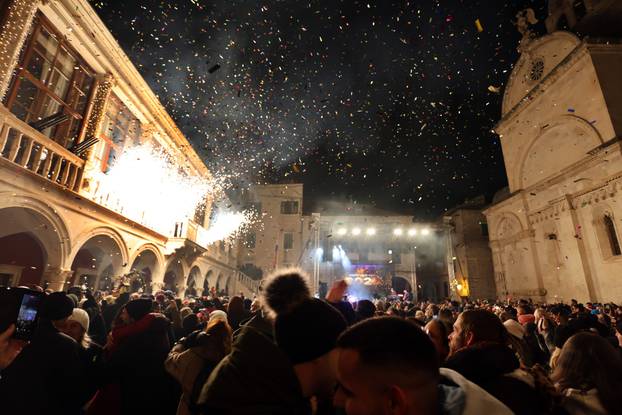 Šibenik:  Britanski trip-hop bend Morcheeba uveo je šibencane i njihove goste u novu 2026.godinu