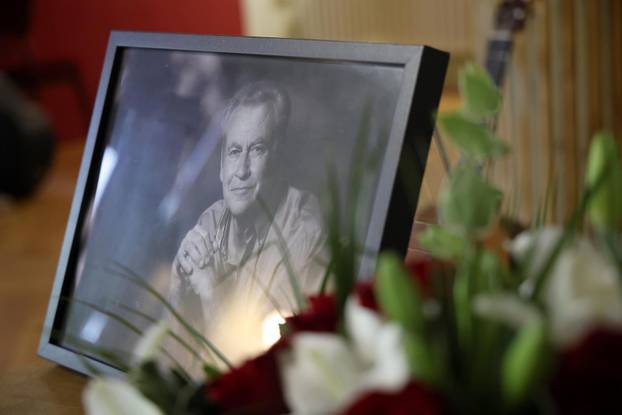 Zagreb: Održana komemoracija za filmskog redatelja Zrinka Ogrestu