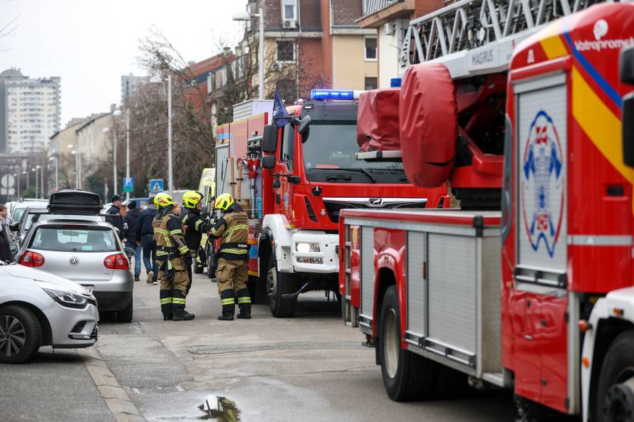 Zagreb: Požar u Ulici Hrvoja Macanovića, tri osobe ozlijeđene