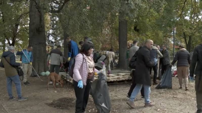VIDEO Srpski studenti čiste ostatke Ćacilenda: Još uvijek ne vjerujemo da se ovo dogodilo