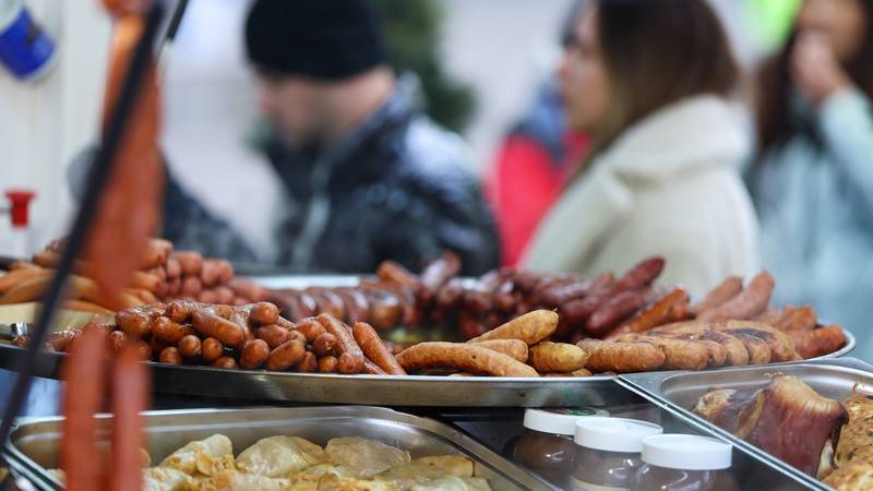 Na Advent s 10 eura! Evo koji su gradovi ograničili cijene i gdje će kobasice i vino biti tri eura