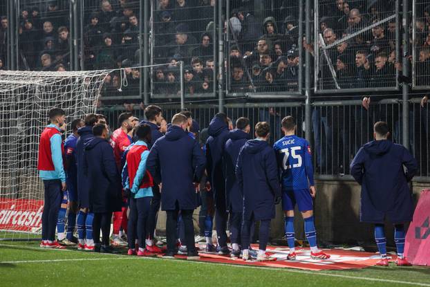 Rijeka: Dinamovci nakon poraza pozdravili navijače