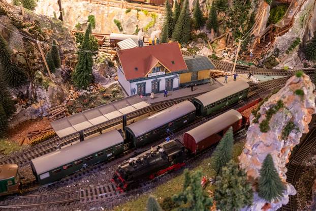 Oživio željeznicu koja je povezivala Konavle s Bečom: Pero je bajkovitu maketu gradio 12 godina