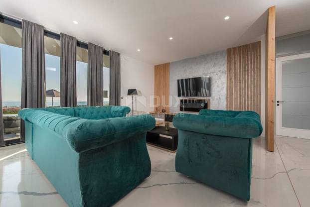 Pogodite koliko košta: Dvojna vila u blizini Novalje ima bazene, roštilj i teniski teren...