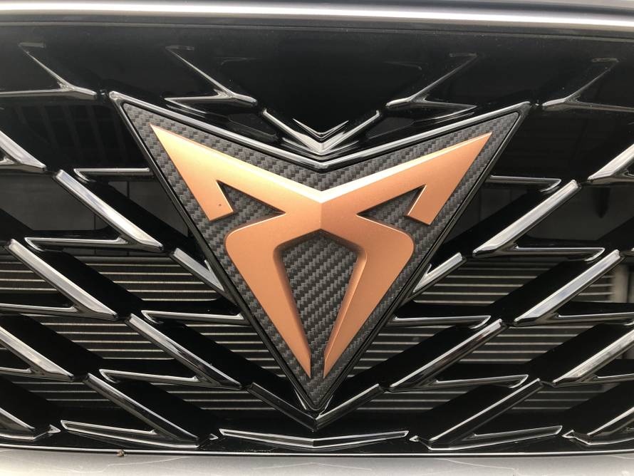 Izgleda spektakularno, lovi poglede i ubrzava 'kao raketa'