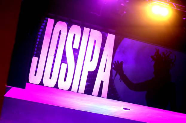 Šibenik: Josipa Lisac održala koncert u Kući umjetnosti Arsen