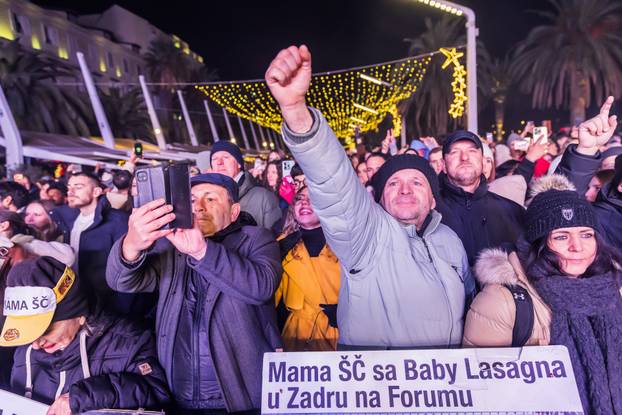 Željko Bebek i Baby Lasagna uvelu su Split u Novu 2026. godinu uz vatromet i dronove
