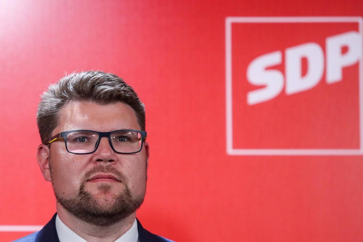 Ratovi Bernardića i Grbina, dvojice jednako loših...