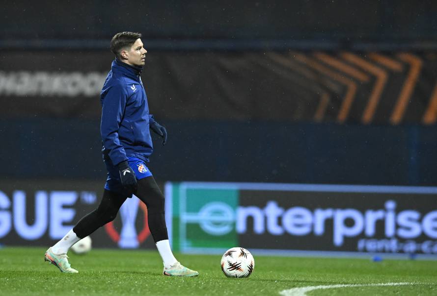Zagreb: Zagrijavanje igrača uoči početka utakmice Dinamo - Genk 