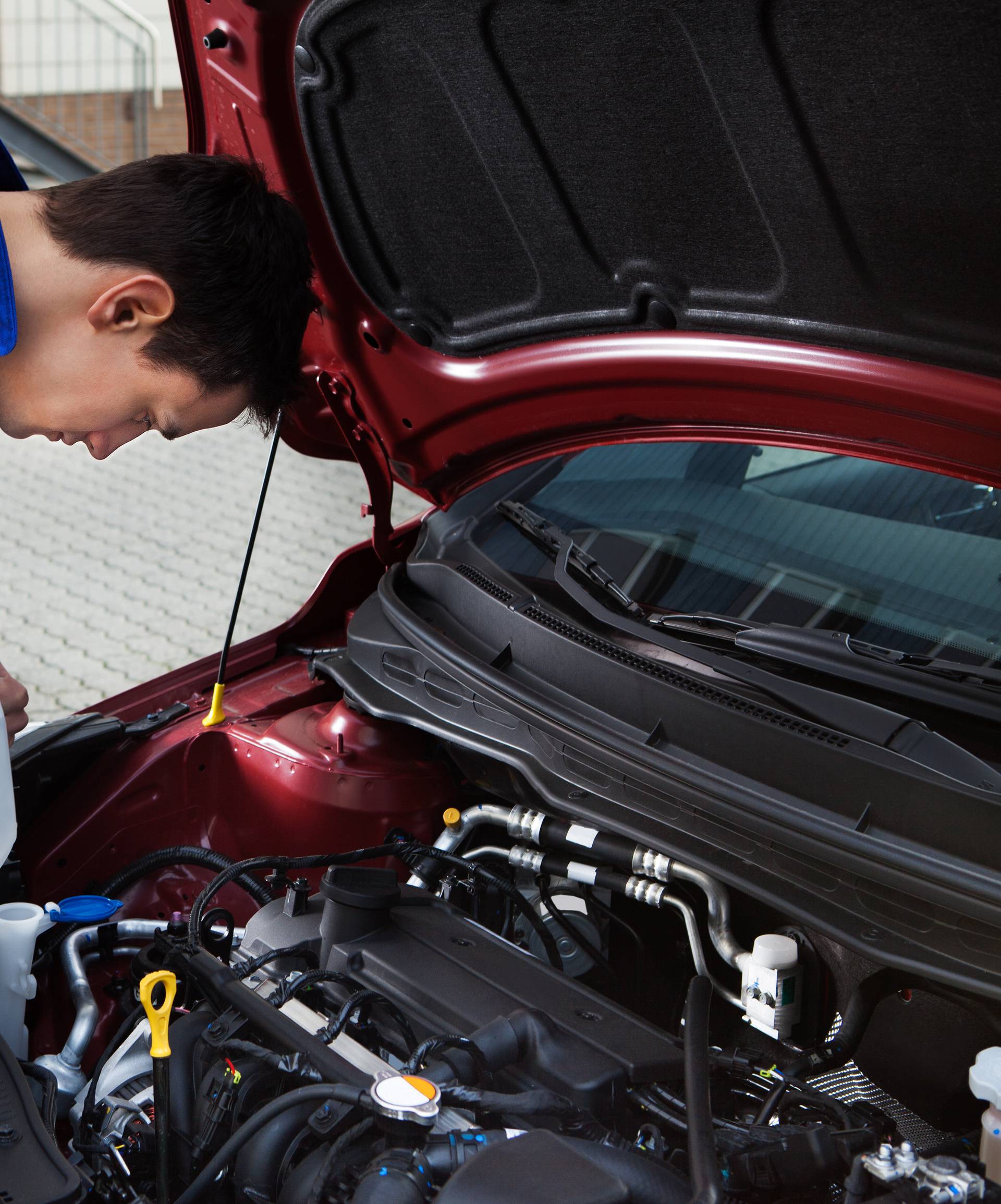 U auto nije dobro uliti običnu vodu jer se na vrućini pokvari