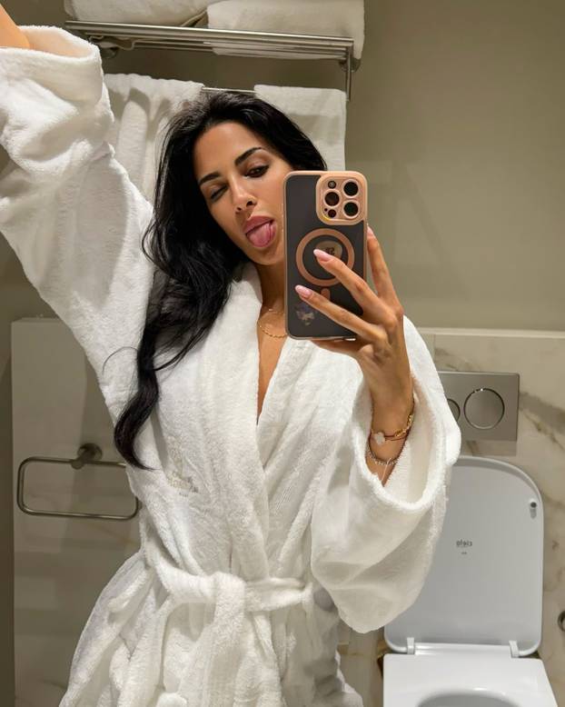 FOTO Modrićev suigrač ljubi 10 godina stariju bujnu voditeljicu