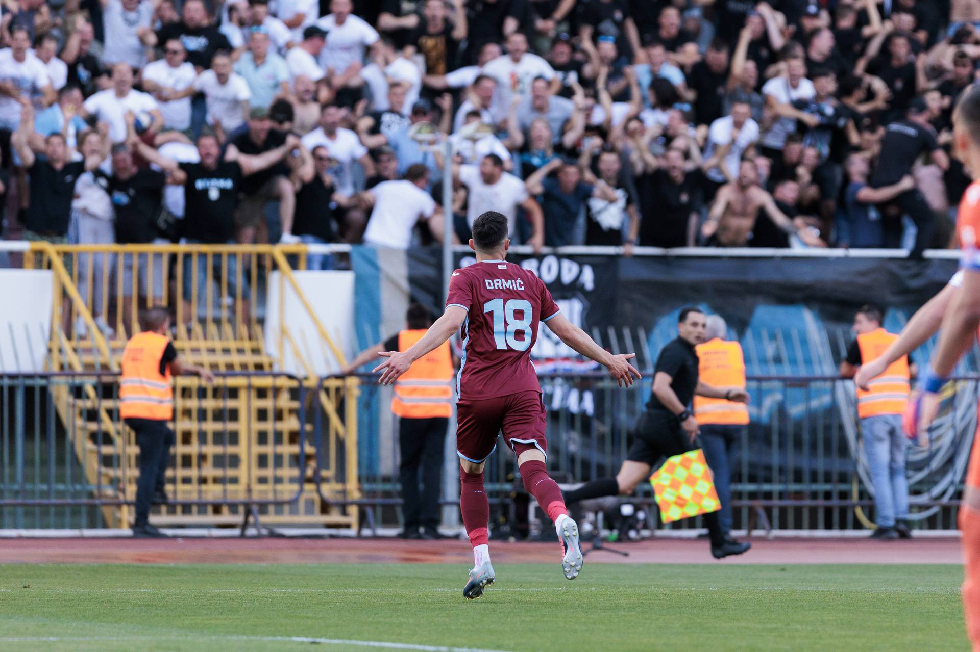 Split: Stadion Poljud,  Rijeka ima vodstvo: Drmić šokirao prepuni Poljud