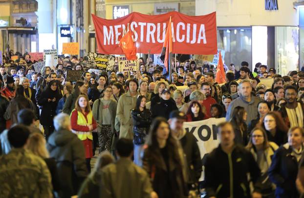 Zagreb: Održan jubilarni 10. Noćni marš za prava žena "Žene – kičma otpora"