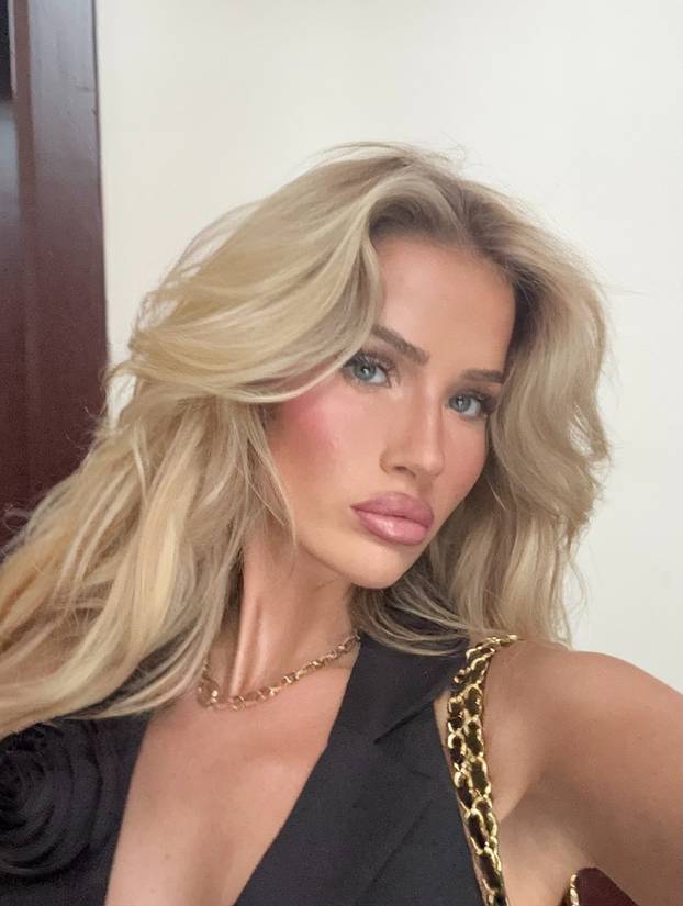 FOTO Dias nedavno prekinuo, a manekenka je sada objavila selfie iz kreveta njegove bivše