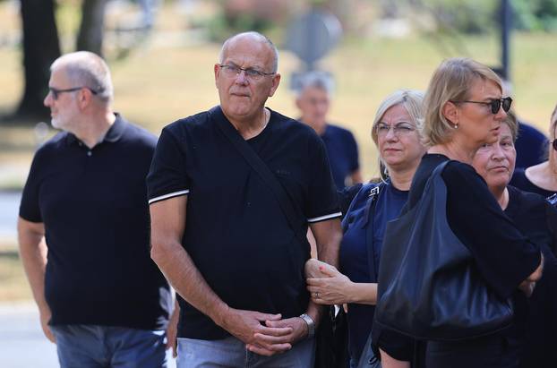 Zagreb: Posljednji ispraćaj Luce Mamić, majke Stojana, Zdravka i Zorana Mamića