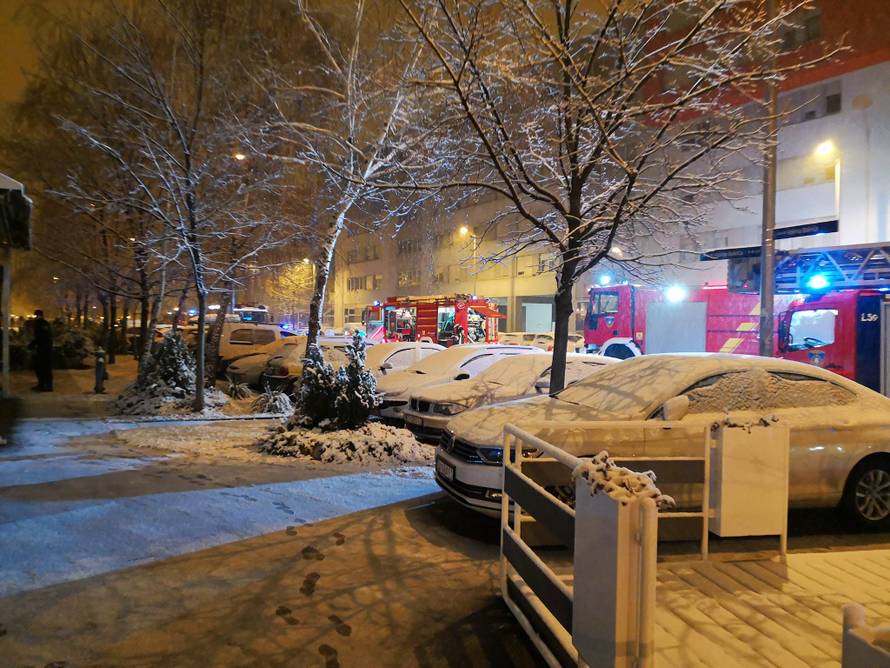 Marko je očajnički tražio zrak, opečenoj Nadi nije bilo spasa...