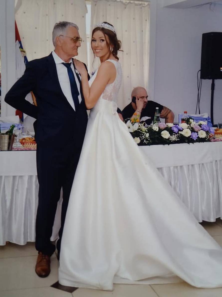 Milijana je ušla s oženjenim pod tuš dok je Milojko spavao...