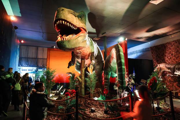 Zagreb: Izložba Invazija dinosaura na Zagrebačkom velesajmu