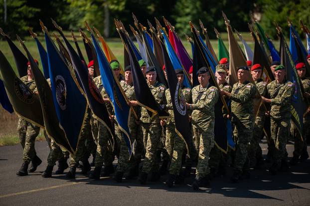 Velika Gorica: Uvježbavanje pješačkih postroja Hrvatske vojske za svečani vojni mimohod