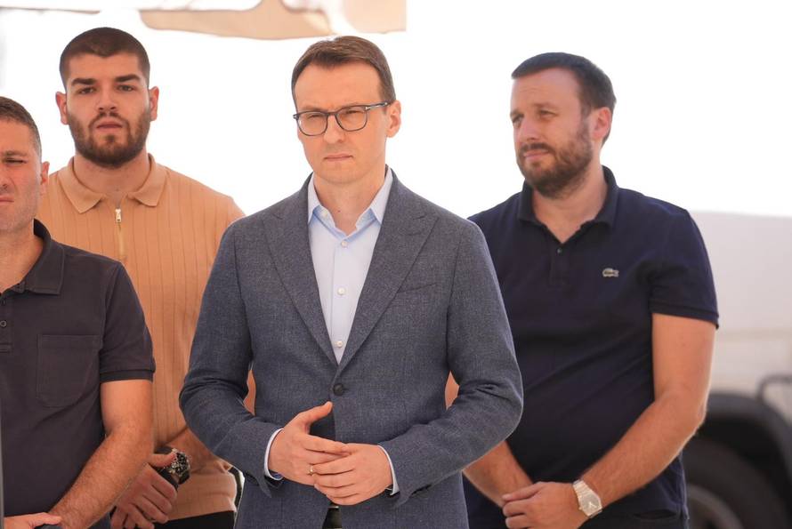 Beograd: Sprovod ratnog zločinca Ratka Mladića