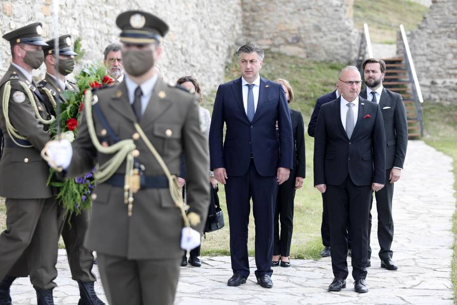 Zadar: Povodom Dana državnosti na Oltaru domovine položeni su vijenci