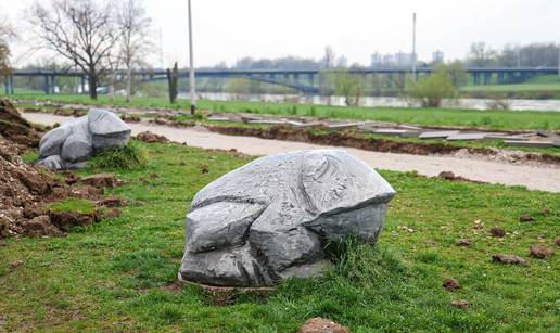 Grad Zagreb: Skulptura nije oštećena nego otuđena i naručit će se  nova od istog autora...