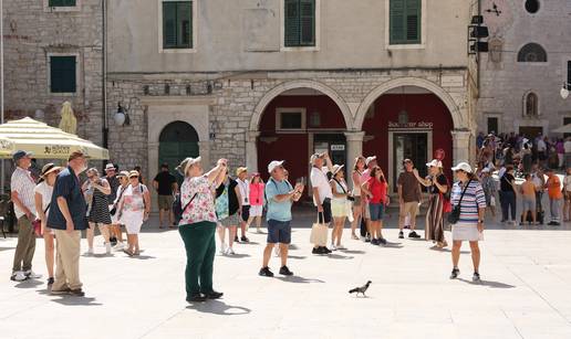FOTO Šibenik krcat turistima