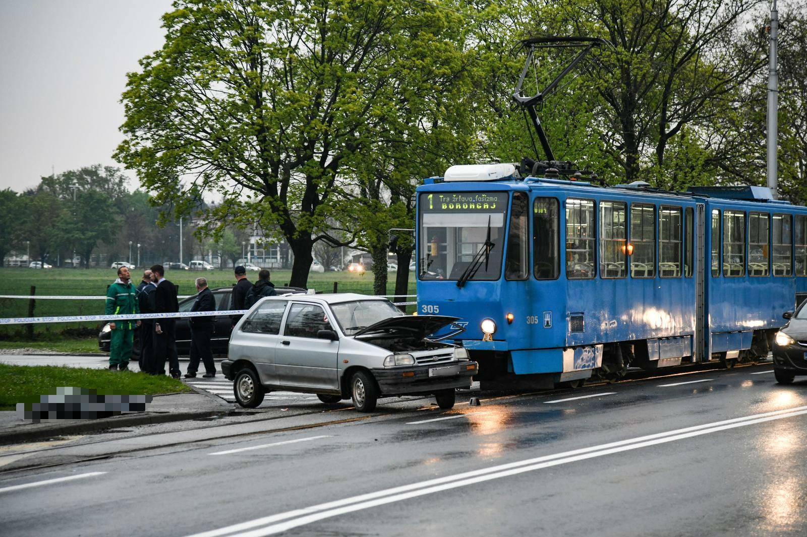 Vozač auta poginuo u sudaru s tramvajem u Maksimirskoj ulici