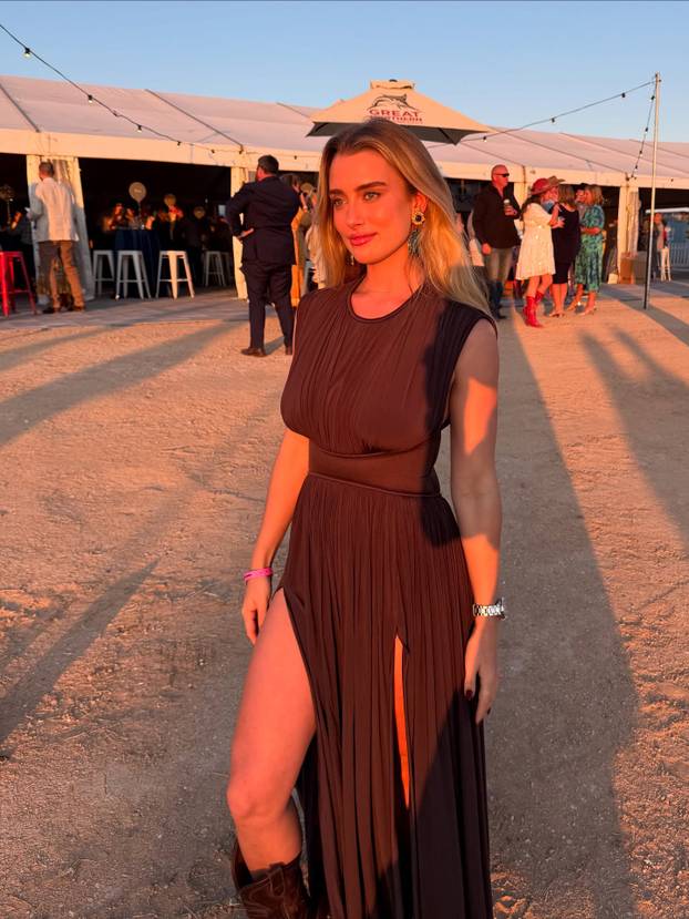 FOTO Zbog vatrene Australke mnogi prate kriket, a u Indiji je doživjela šok: 'Bilo je strašno'