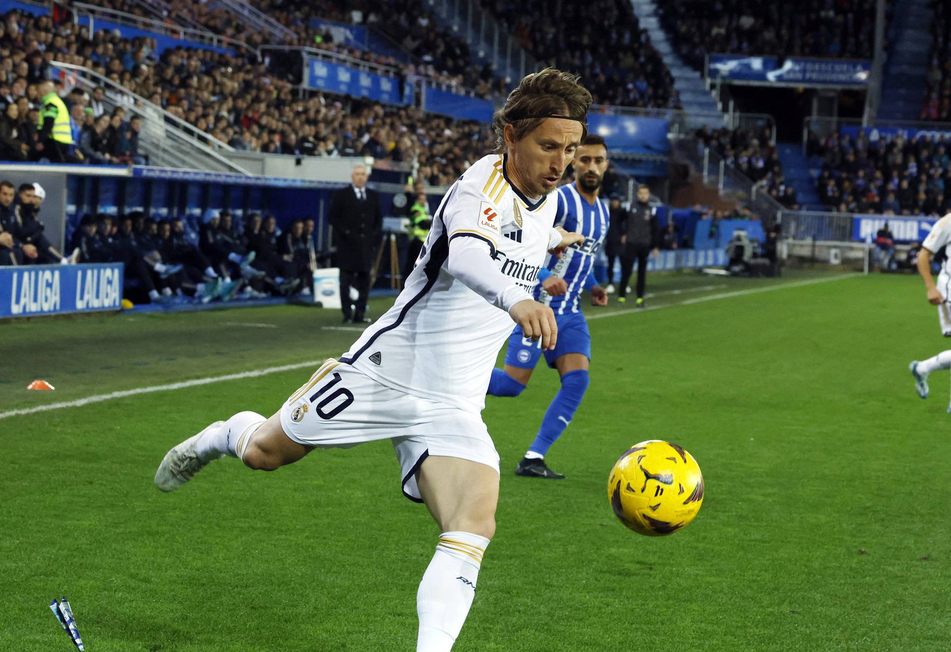 LaLiga - Deportivo Alaves v Real Madrid