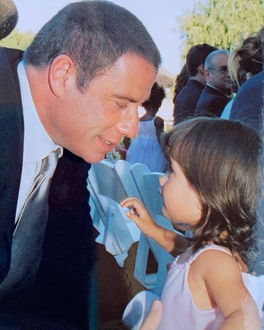 Možete li prepoznati čija je ovo kći? Odgojio ju je slavni otac nakon prerane smrti majke...