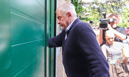 VIDEO Sanader je stigao kući, odvjetnik: 'On je zadovoljan'
