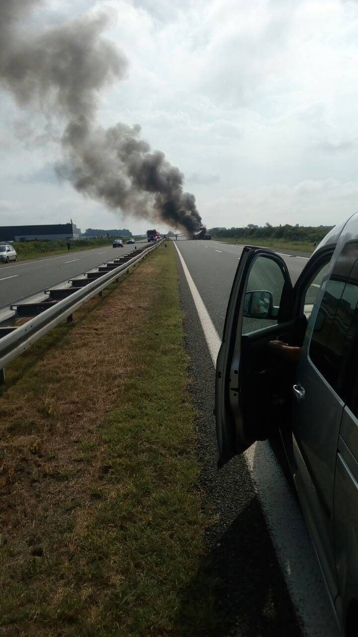 Gorio na autocesti A3: Kamion planuo zbog užarenih kočnica