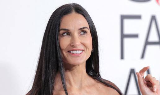 Demi Moore zasjala na dodjeli modnih nagrada: Svoju figuru održava jedući sirovu hranu