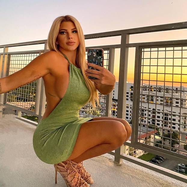 FOTO Ona je kubanska Pamela Anderson! Ashley  obožava mini kostime. Po cijeli dan je u njima