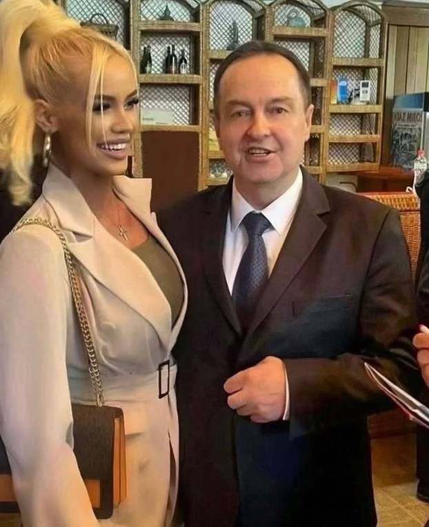 Dačićeva Anči je tužna: Šefe, ne spavam dok se ne oglasiš! Ajde probudi se. Ne  mogu više...