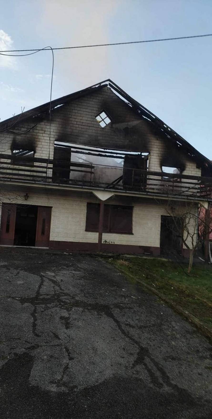 Vatrena stihija usred noći progutala kuću kod Jakovlja