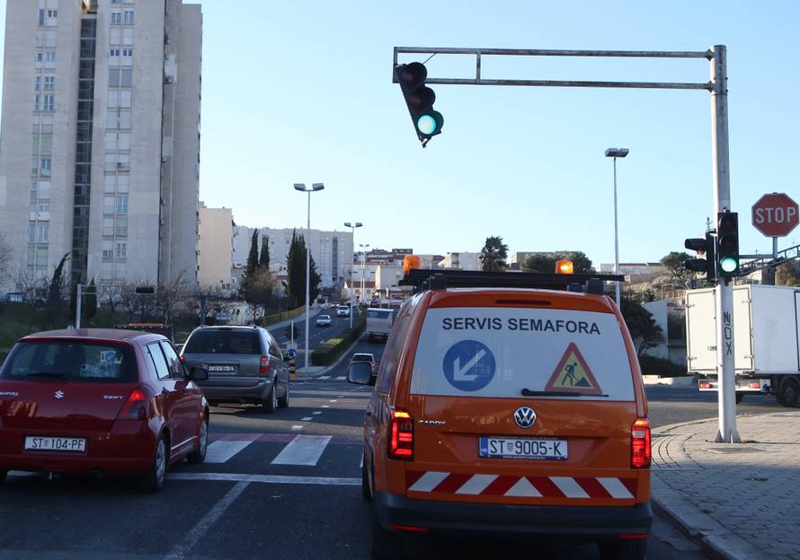 Split: Zbog jake bure nastradali i semafori