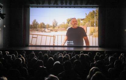 FOTO Brojna poznata lica iz svijeta zabave i politke na premijeri filma Hassanovi ratovi