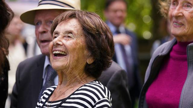 Priča o Lily Ebert: 'Preživjela sam Auschwitz, danas imam 98 godina i 35. put sam prabaka'