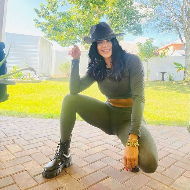 FOTO Želi imati najtanji struk na svijetu: Nosim korzet do 23 sata dnevno i želim srušiti rekord