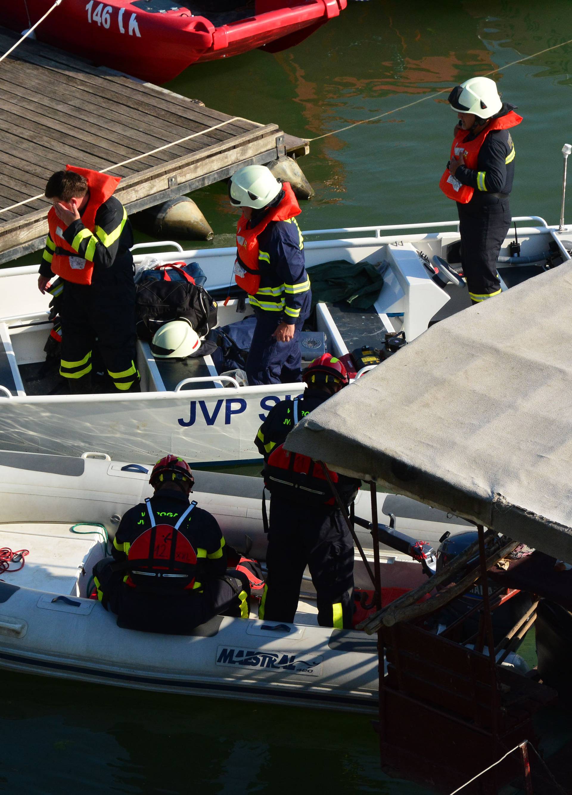 Vježba na Savi: Vatrogasci su spašavali ljude s riječnog broda
