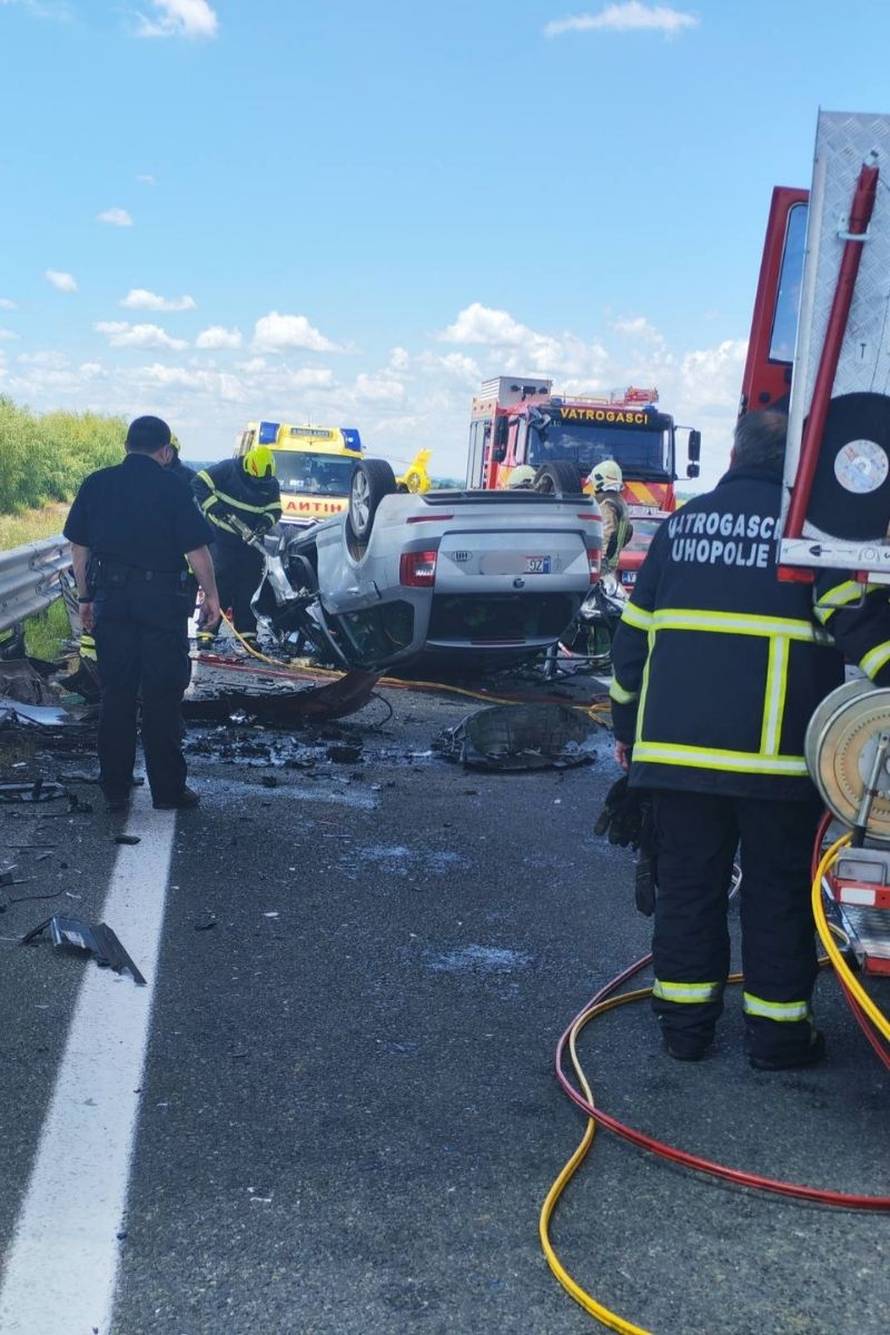 PRIZORI UŽASA KOD VIROVITICE Četvero mrtvih u teškom sudaru