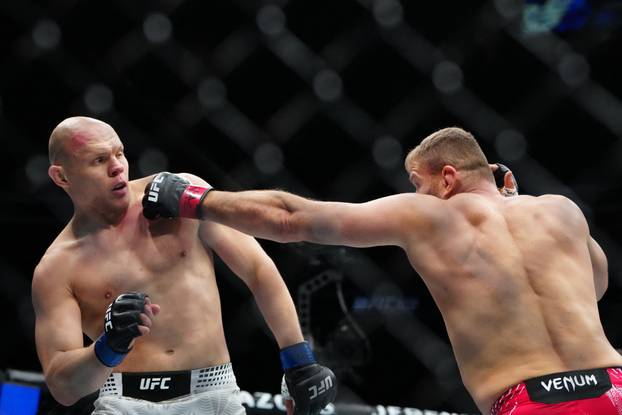 MMA: UFC 323 - Blachowicz vs Guskov